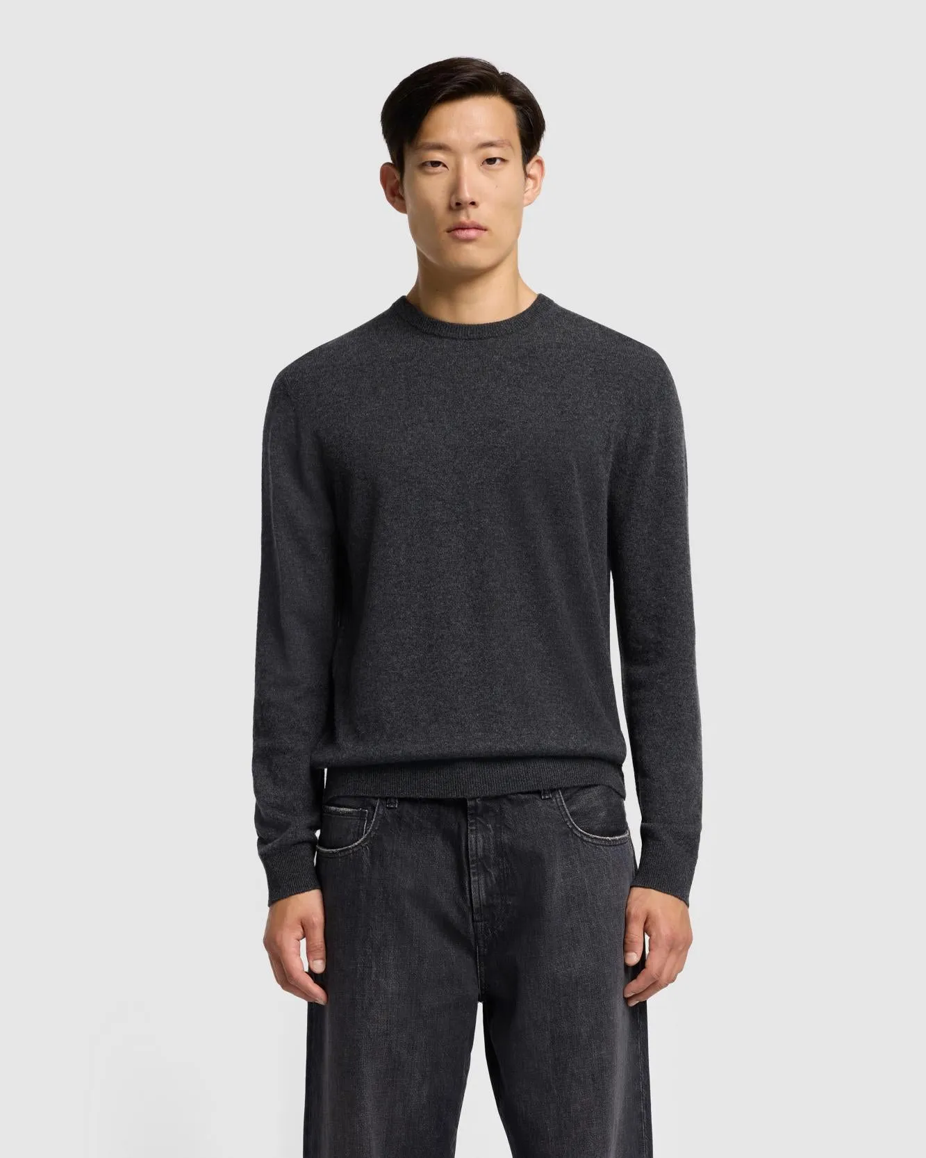 Cashmere Crew in Dark Grey