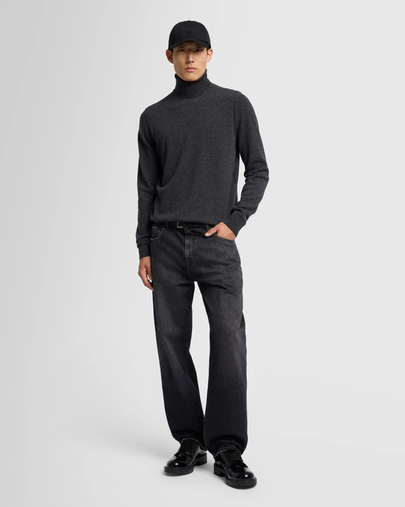 Cashmere Turtleneck in Dark Grey