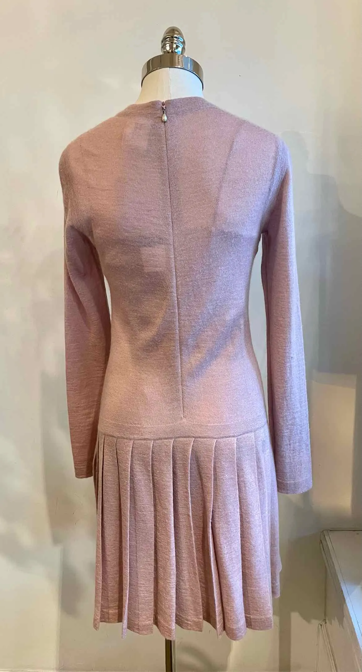 CHANEL Size 4 Pink Cashmere Dress