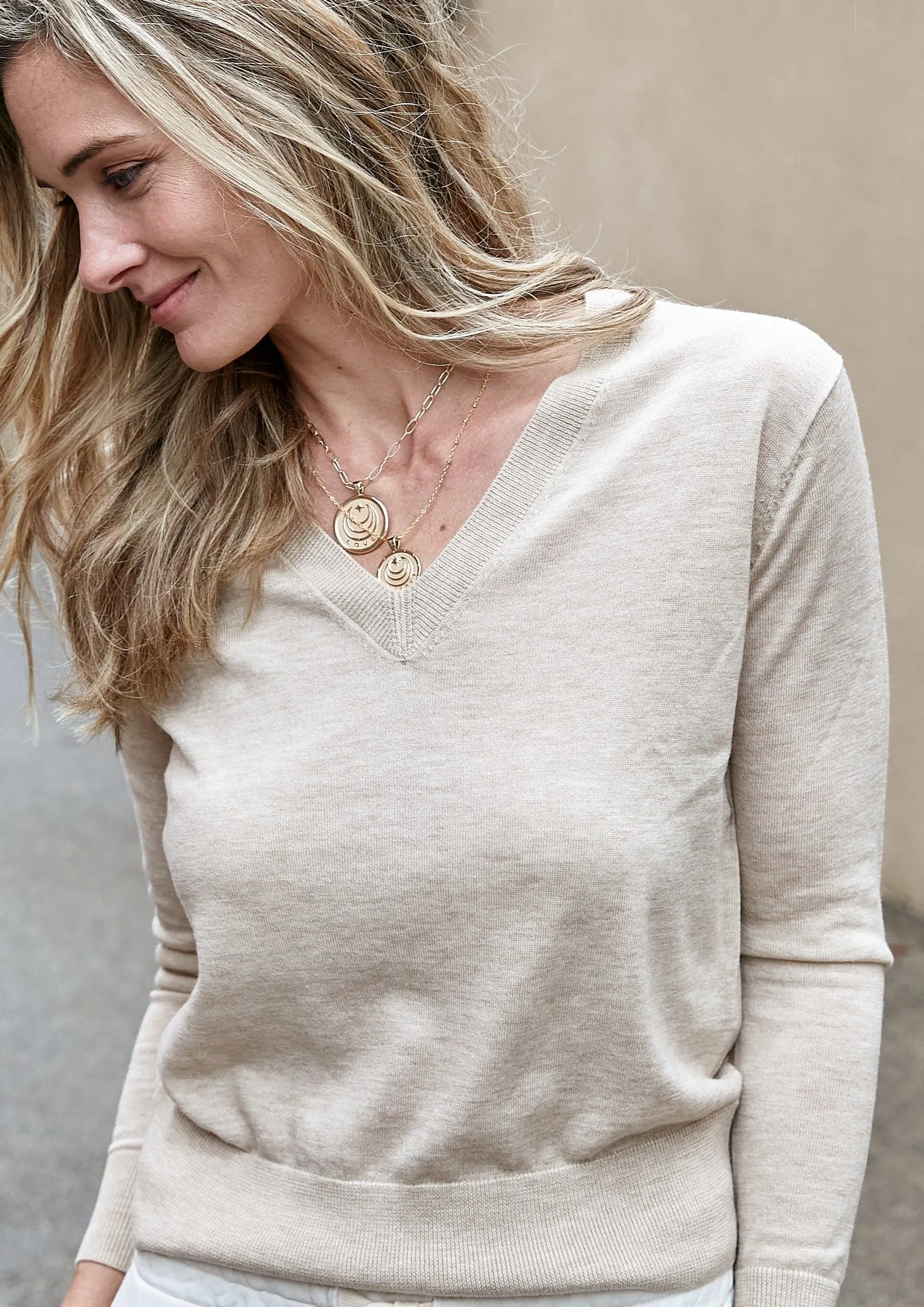 CORE V NECK SWEATER