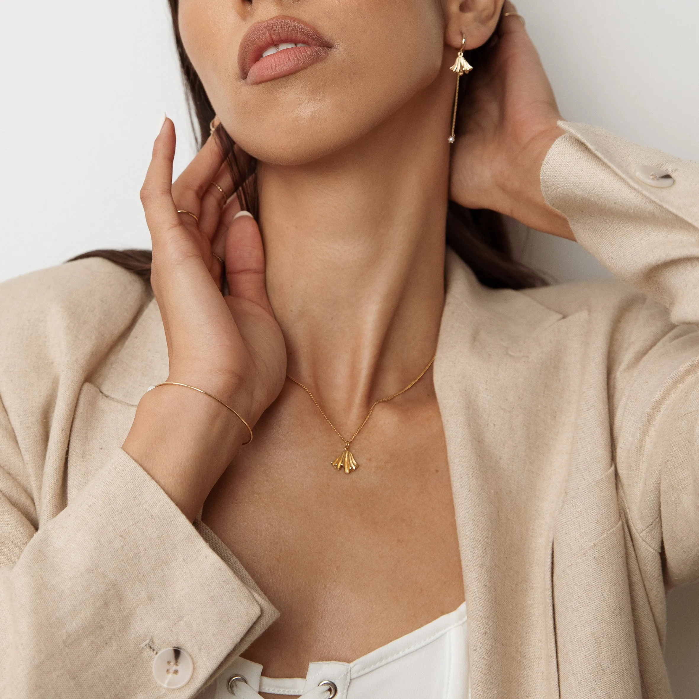 Dance with the shell sleeper Earring (single) - 14K/ 18K Gold