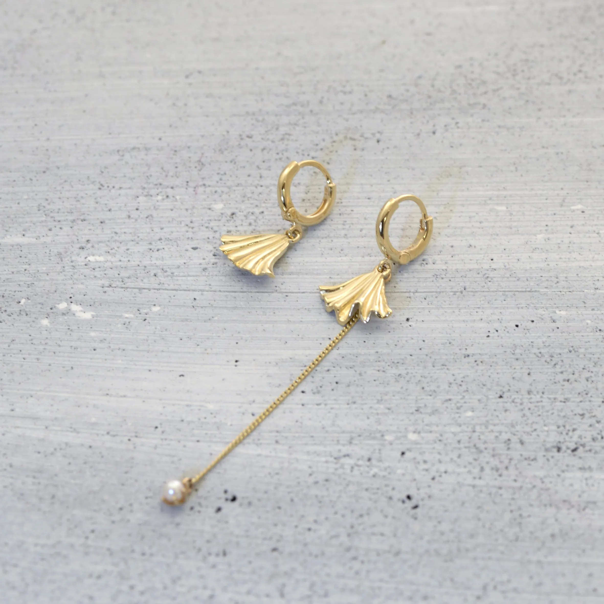 Dance with the shell sleeper Earring (single) - 14K/ 18K Gold