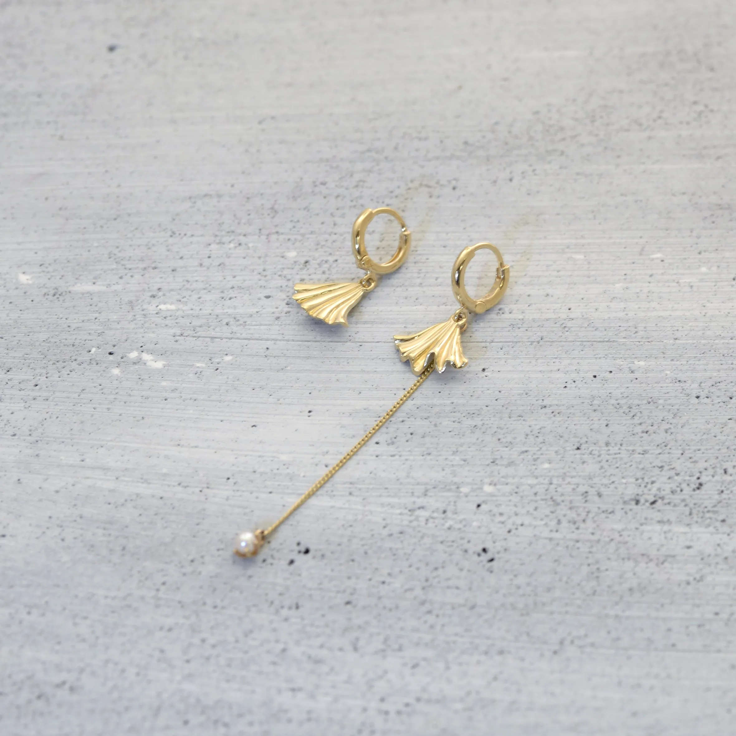 Dance with the shell sleeper Earring (single) - 14K/ 18K Gold