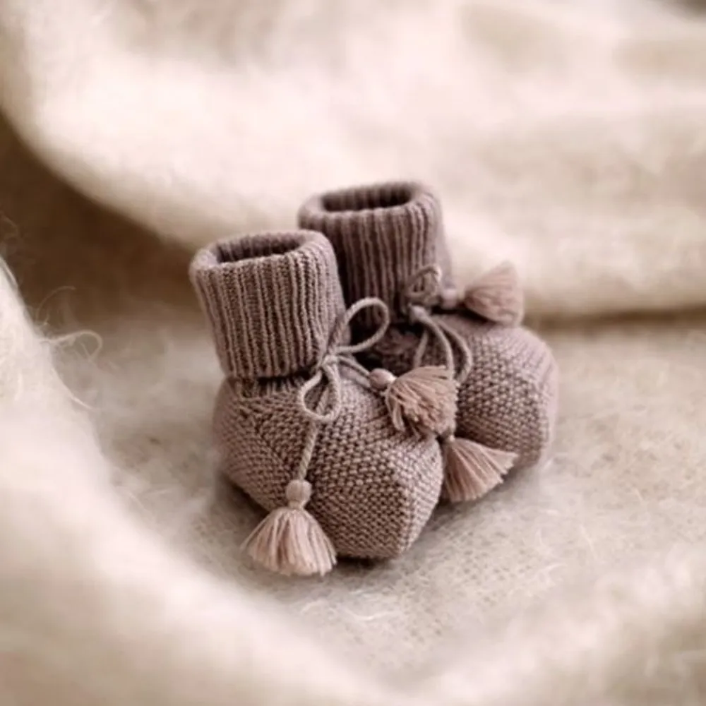 Knitted baby booties - Wool & acrylic