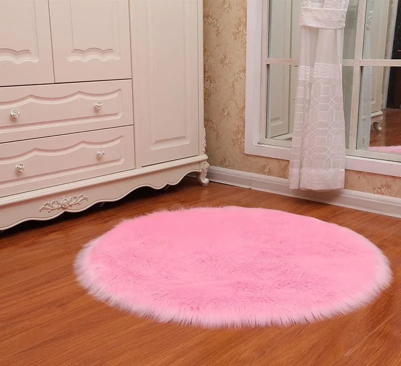 Luxurious Round White Faux Sheepskin Rug for Home Décor