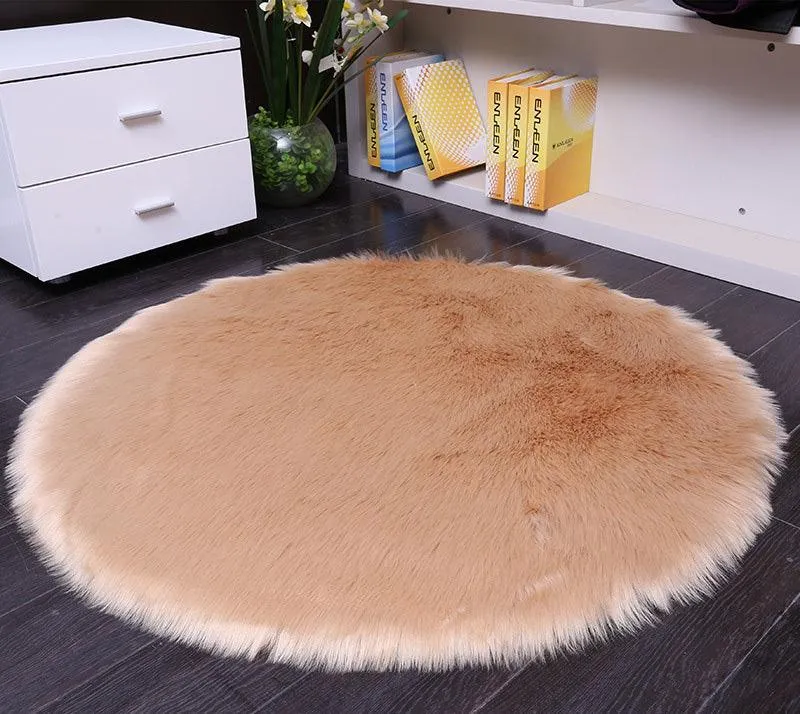 Luxurious Round White Faux Sheepskin Rug for Home Décor