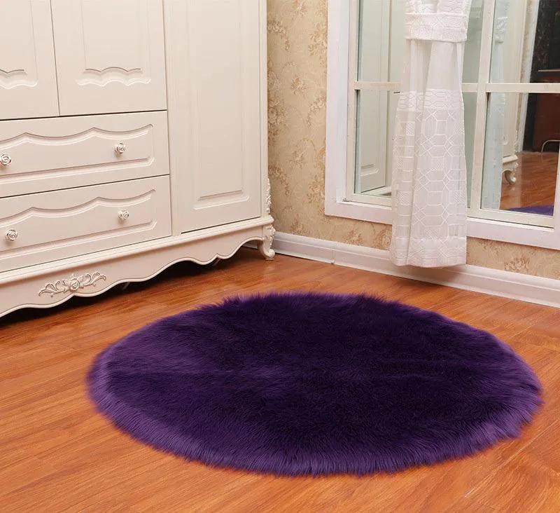 Luxurious Round White Faux Sheepskin Rug for Home Décor