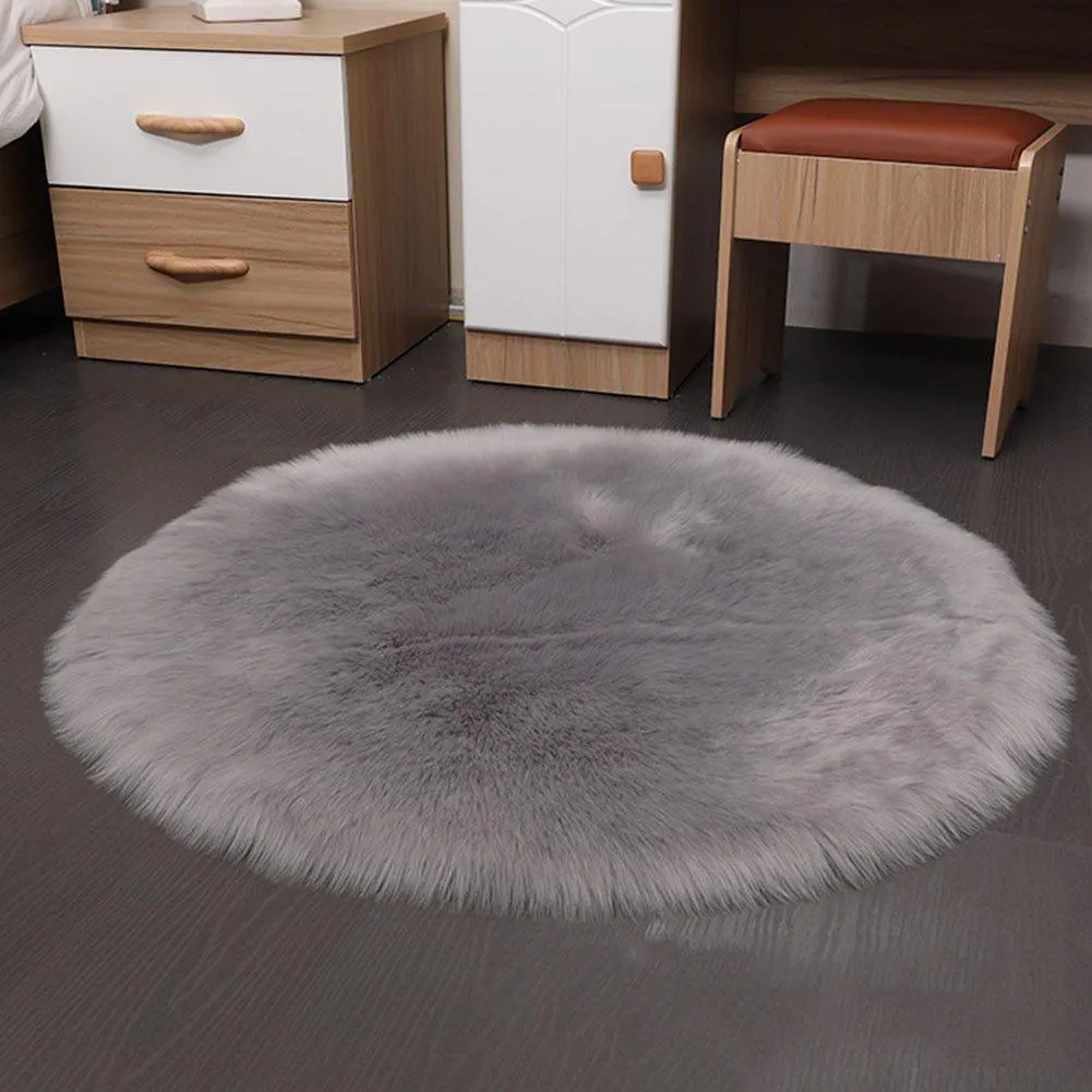 Luxurious Round White Faux Sheepskin Rug for Home Décor